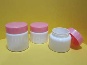 Plastic Jars with Covers PCJ10